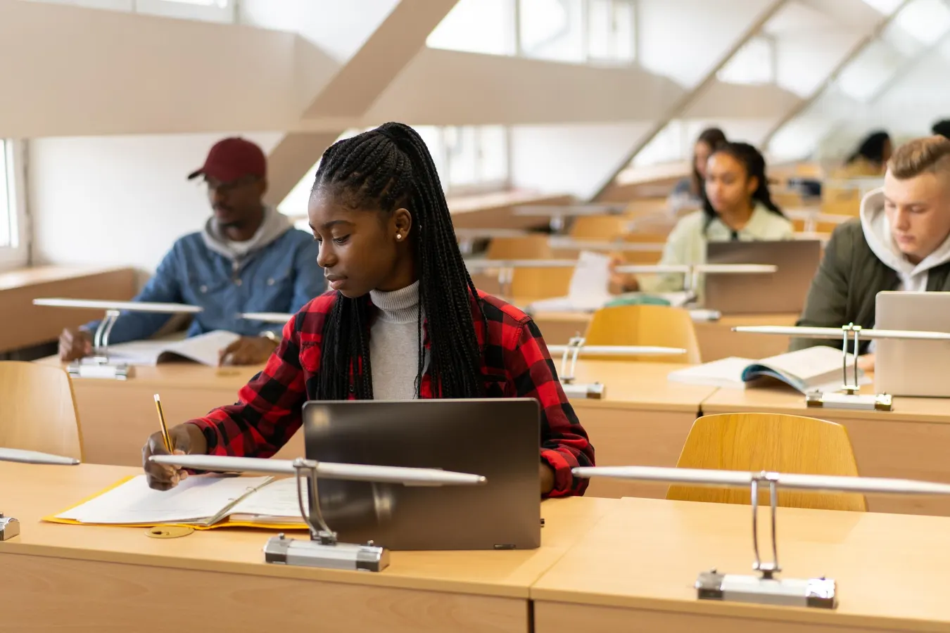 Hybrid Learning Model Becomes the New Standard in Technical Education