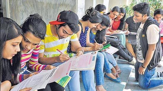 Government Launches Roadmap to Expand Higher Education in Regional Languages